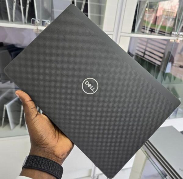 Dell Latitude 7400 (Slightly Used),13.3" FHD Screen, Intel Core i7, 8th Gen, 8GB RAM, 256GB SSD, Backlit Keyboard, facial recognition